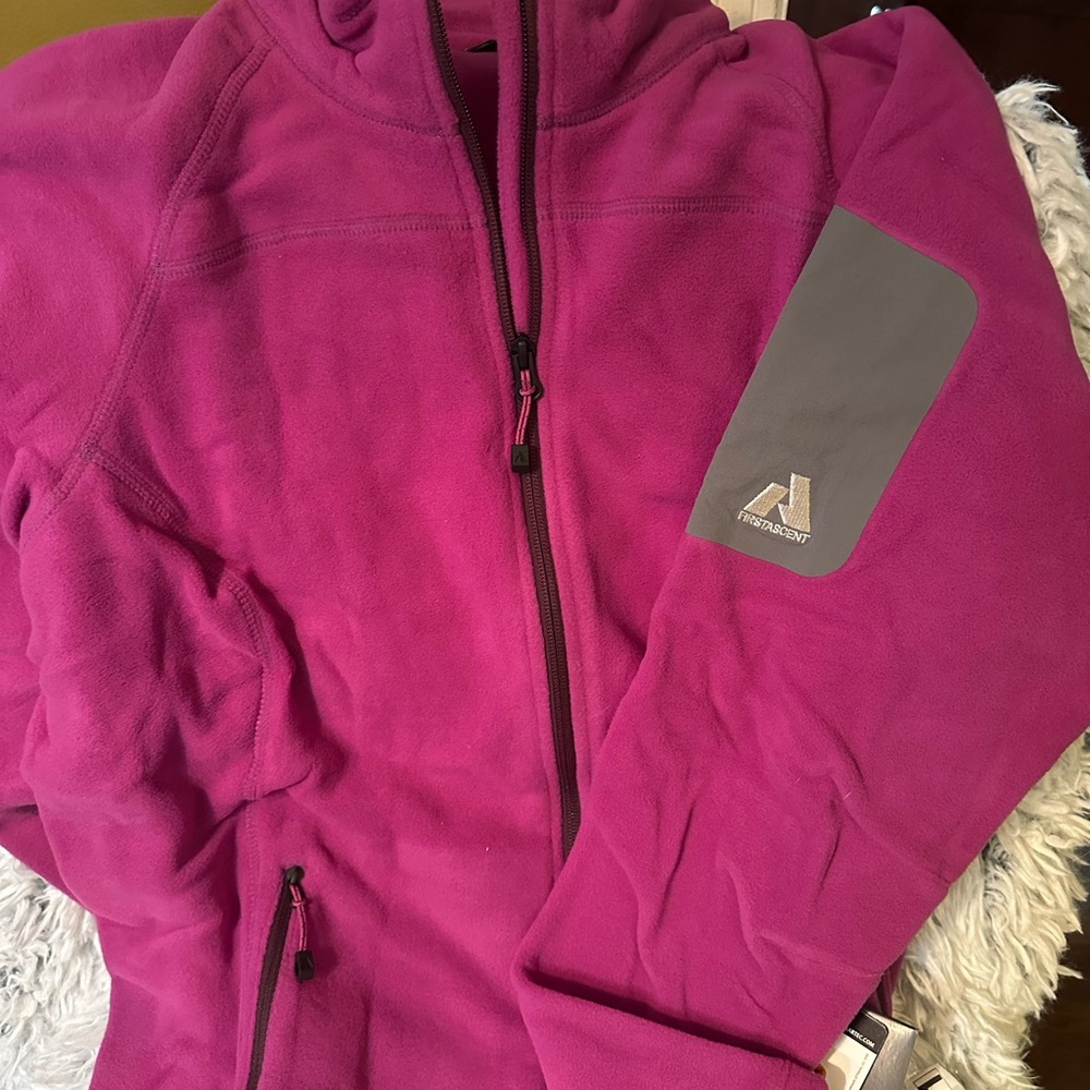 Eddie Bauer Women's FIRST ASCENT fleece jacket   - Magenta   NEW WITH TAGS